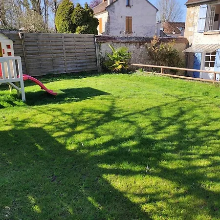 Holiday home Maison Authentique Du Vexin *